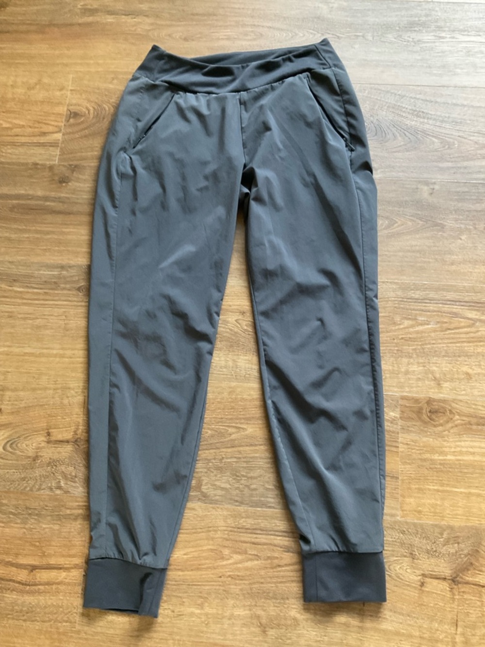 Athleta Women’s Charcoal Gray Jogger Pants